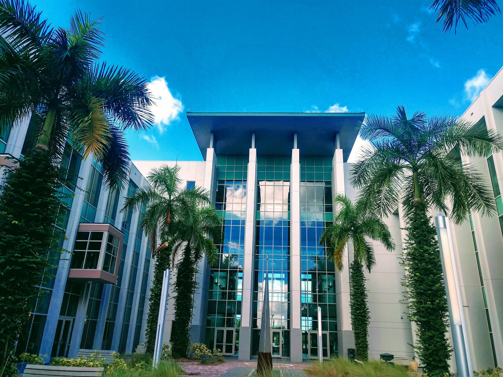 Florida Gulf Coast University - Building