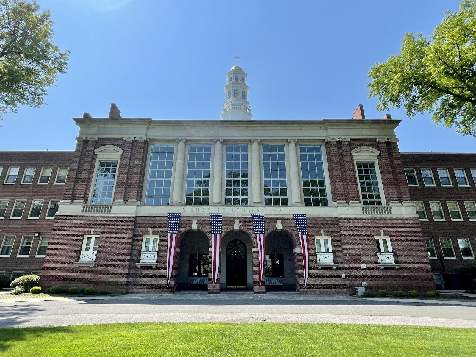 Molloy University - Campus