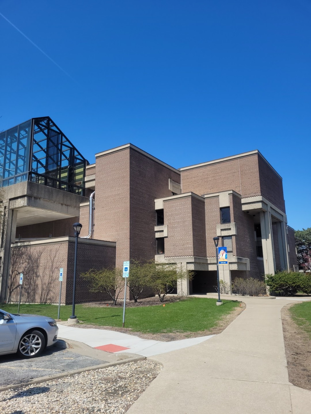 Northeastern Illinois University - Campus