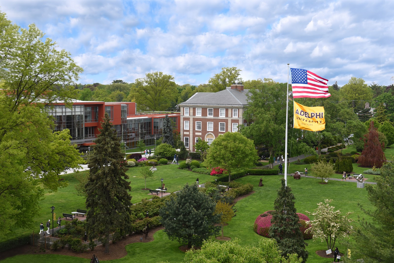 Adelphi University - Campus