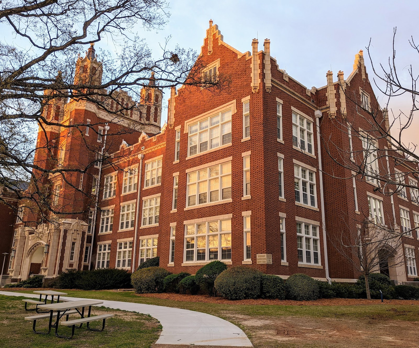 Winthrop University - Building