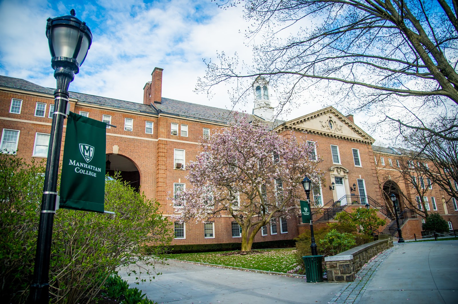 Manhattan University - Building