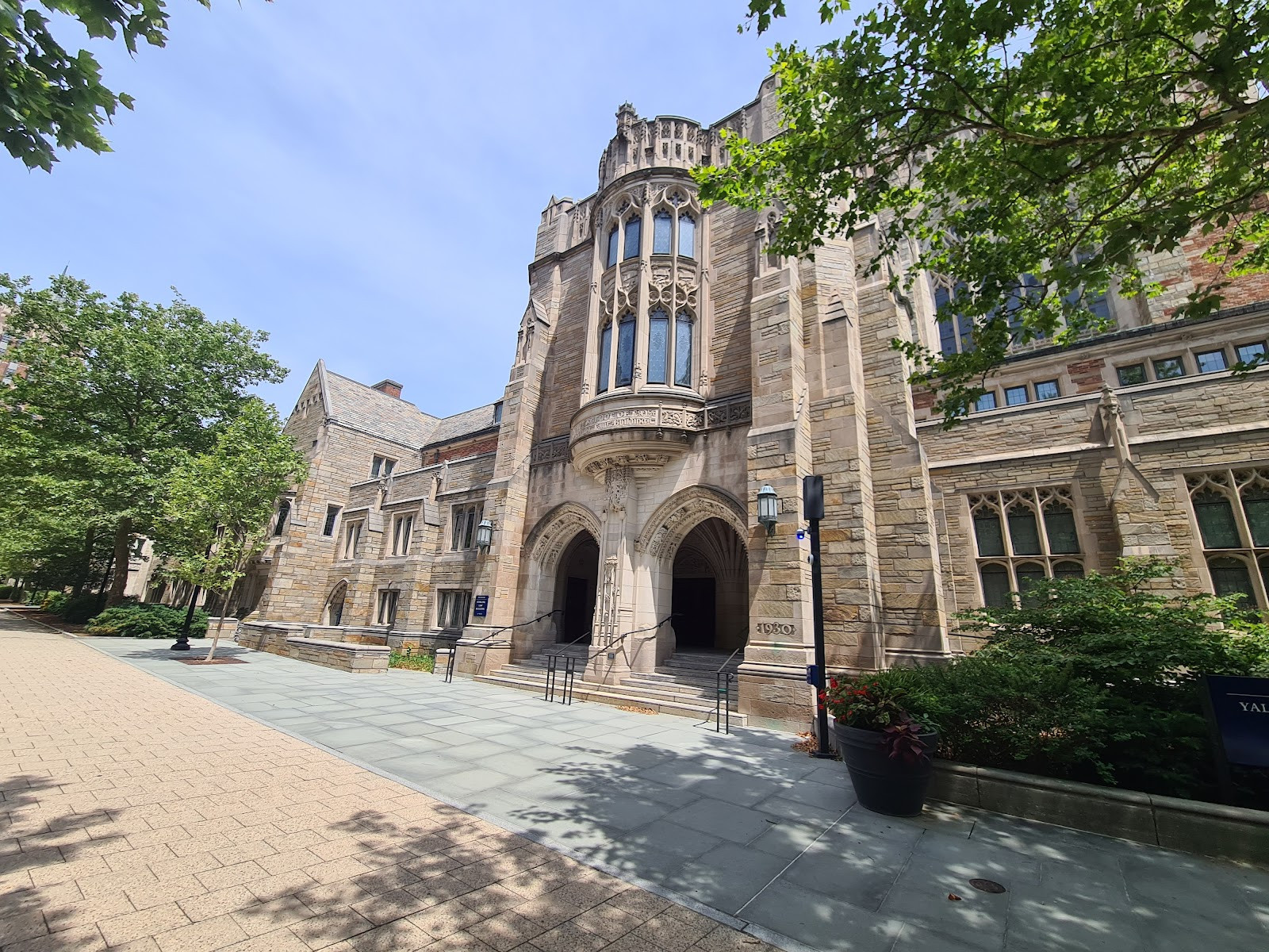 Yale University - Building